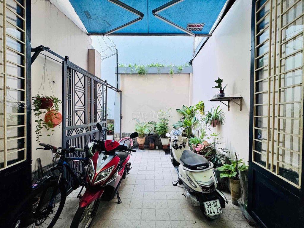 Diện tích 93m² – nở hậu – kết cấu 3 tầng đúc kiên cố, sân thượng, 5 ph - 3