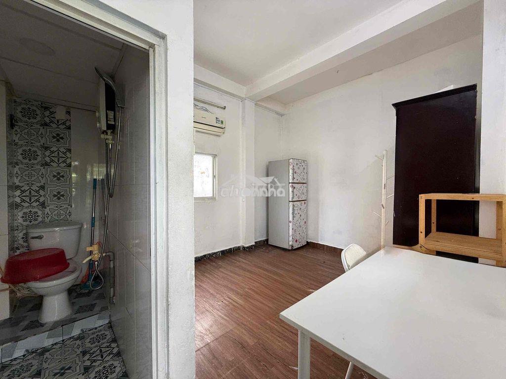 Cho thuê studio cửa sổ ban công ngay chợ bàn cờ quận 3 nội thất cơ bản - 3