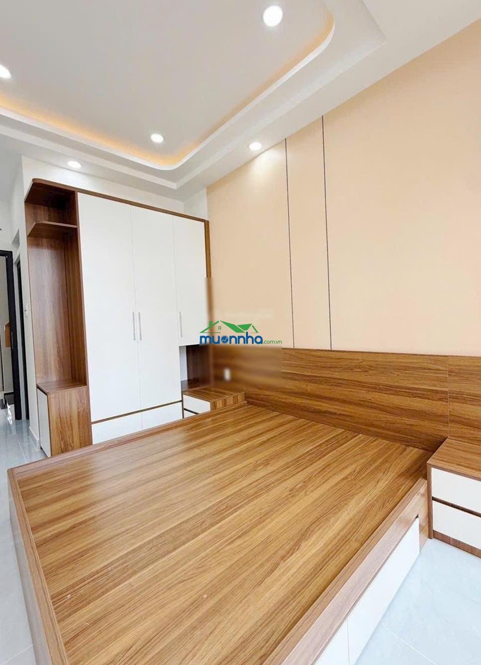 Bán nhà đẹp 2 tầng vào ở ngay khu nhà thờ đường xóm chiếu. gần chợ