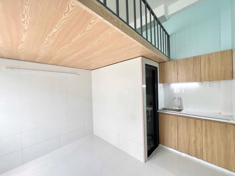 Phòng trọ cửa sổ có thang máy gần đại học văn lang 