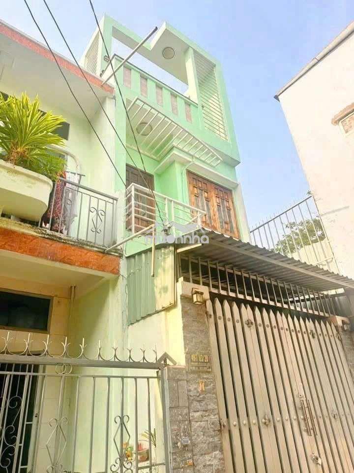 Hơn 5 tỷ, nhà gò vấp, hẻm lớn,khu phân lô dt gần 50m2, nhà 2 tầng  - 4