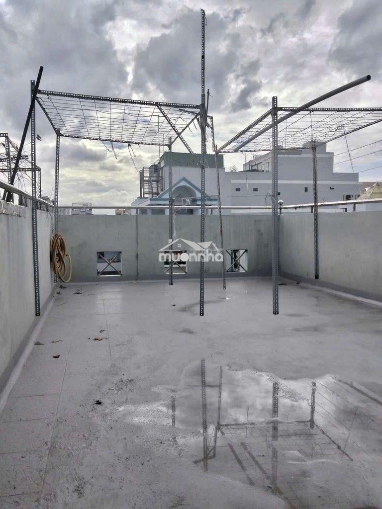 Phòng  trống 30m2 có ban công, cửa sổ ngập tràn ánh nắng, ngay ttq4 - 3