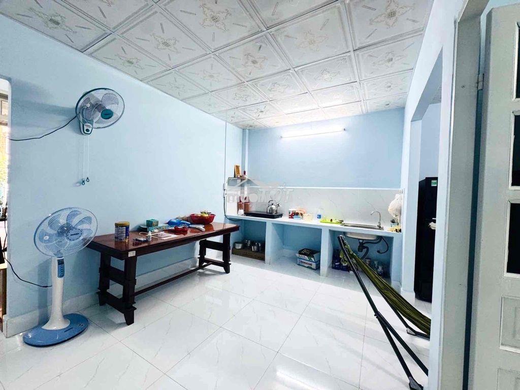 Nhà liền kề tthc dĩ an, dt 123m2, kdc đông đúc,  hướng đông nam - 3