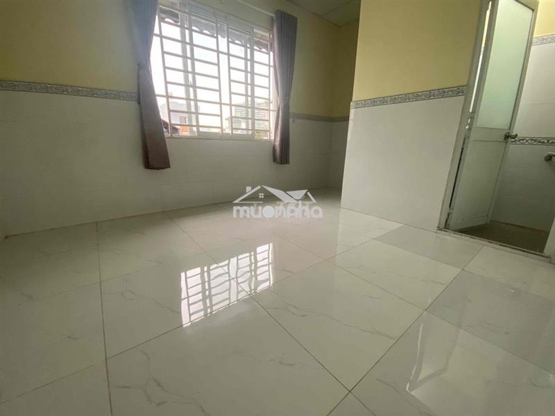 Phòng cho thuê (máy lạnh mới lắp ), ốp lát cao cấp,wc nước nóng lạnh