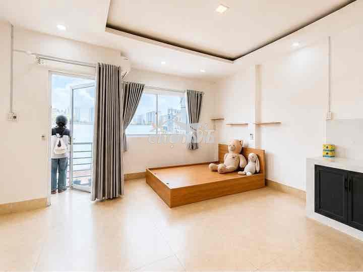 Căn hộ mới xây ban công thoáng mát kế cầu nguyễn văn cừ sát q5,q1,q7