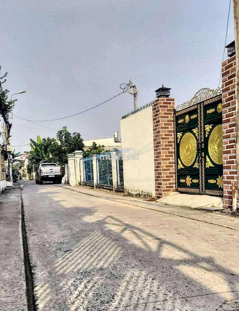 Nhà bà điểm sổ hồng đường thông xe tải