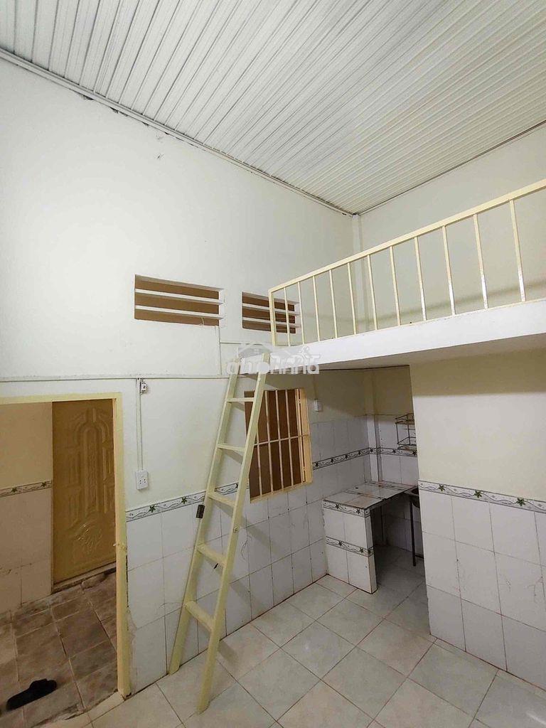 Cho thuê phòng có gác có máy lạnh giá 2tr làng đại học - 2