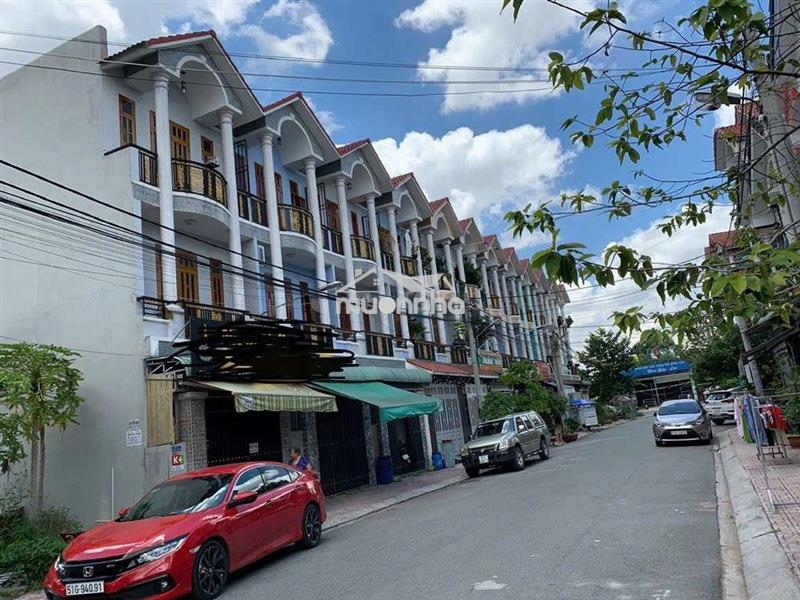 Cho thuê nhà 1 trệt 2 lầu gần sân vận động đông hoà