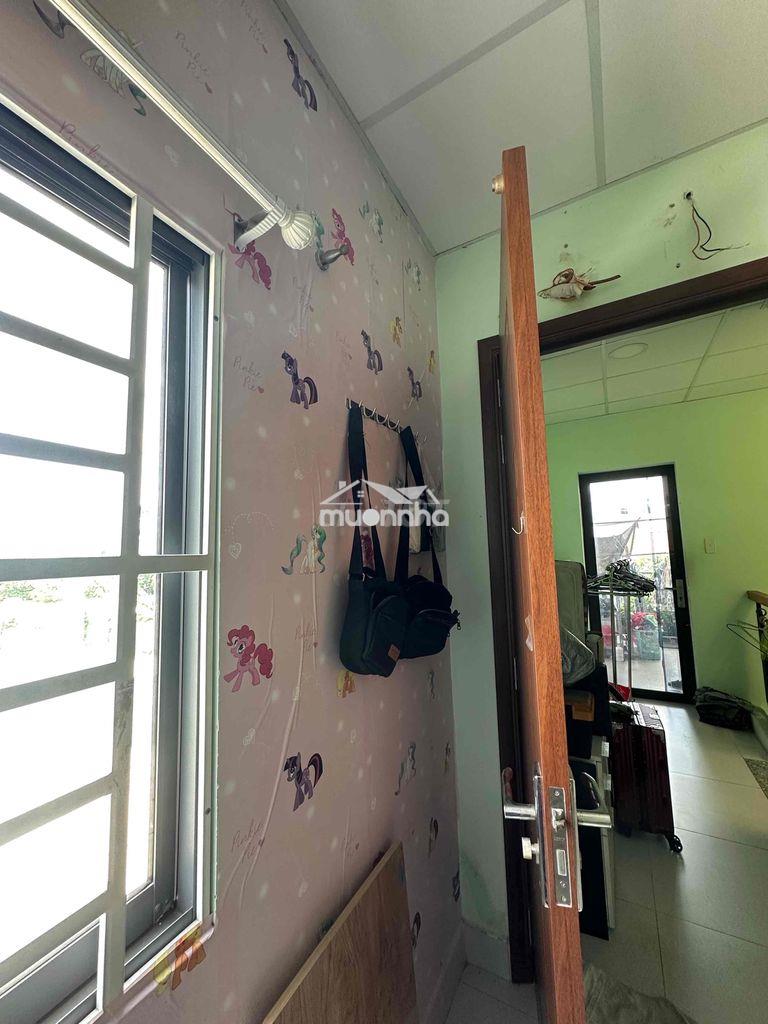 Phòng trống wc riêng ở gần đh công nghiệp 4 - đh gia định - 4