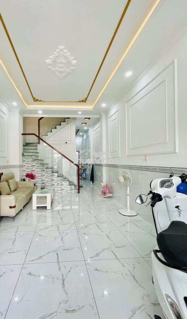 **Nhà đẹp_hxh_cách mt đ. lê văn quới khoảng 150m_gần ngã tư 4 xã**