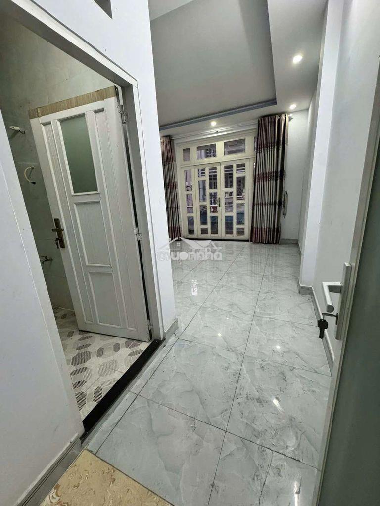 Nhà 1t2l khu bên sông mát mẻ, sát phạm văn đồng. 4pn, dt rộng - 4