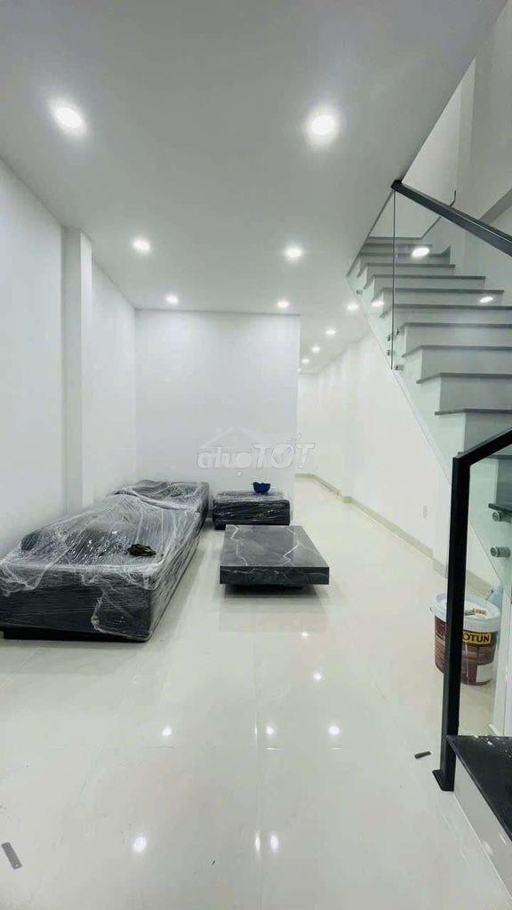Giảm kịch sàn xả hàng phố hoa hồ thị kỷ