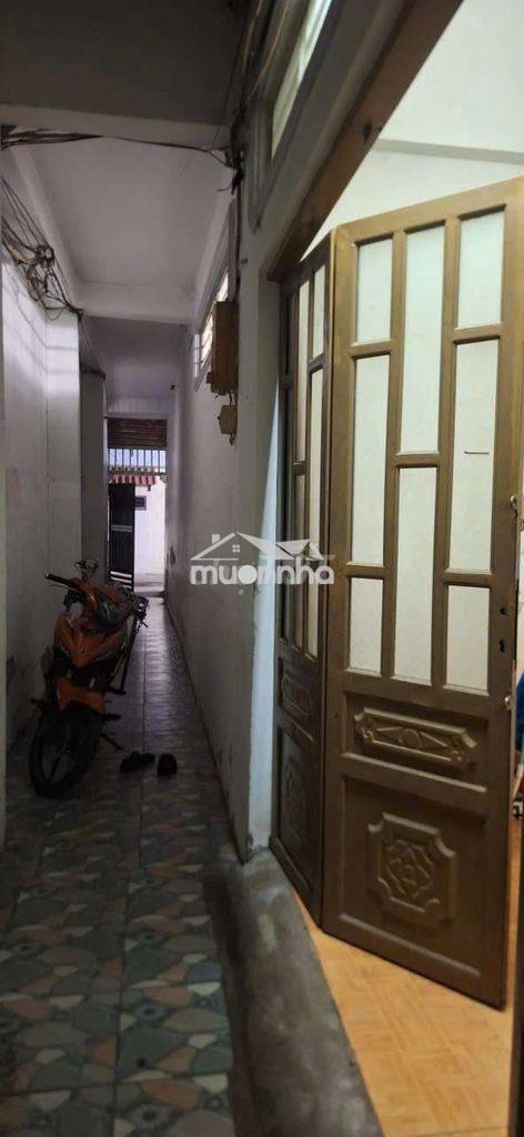 Bán nhà cấp 4 16m2 có gác hẻm chùa lá 2056 huỳnh tấn phát sổ chung 4 e