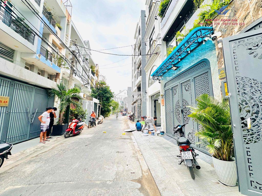 Nhà 4m x 13m kdc an sương đường nguyễn văn quá. đông hưng thuận. q12 - 3