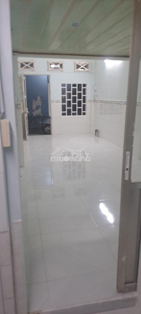 Cho thuê nhà hẻm 1 trệt ,1 lửng ,nở hậu đường khánh hội ,q4