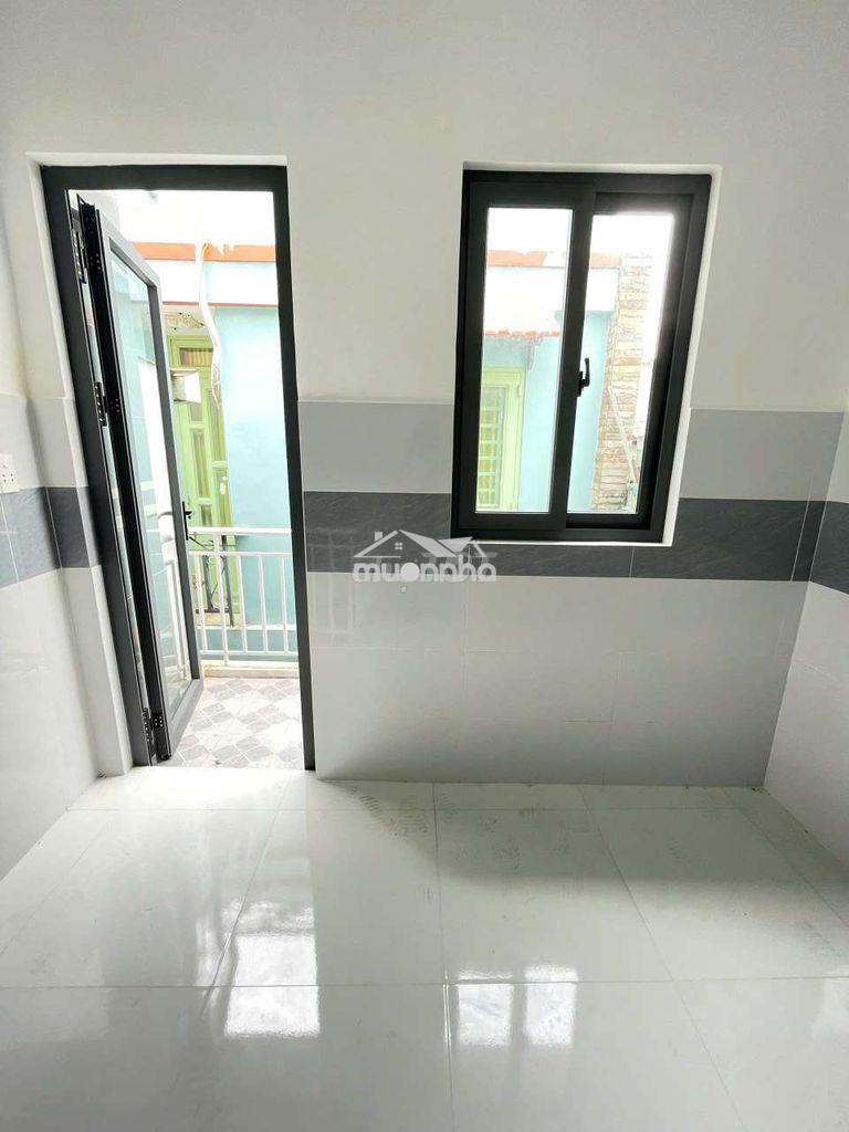 Nhà  3x5 đúc  pbhtr đong qbtân 
