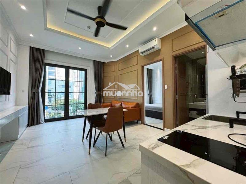 Căn hộ tách bếp, thang máy hầm xe full nt mới 100% - ngay sân bay tsn