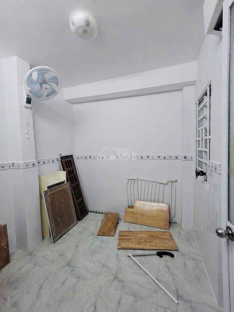 Nhỉnh 3 tỷ - trần nhân tôn quận 5 - 18m2 2 tầng - ở ngay - 2