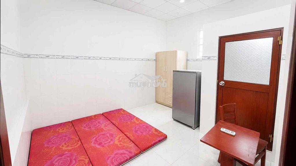 Chính chủ cho thuê phòng trọ máy lạnh, full nội thất giá 2.5tr - 2