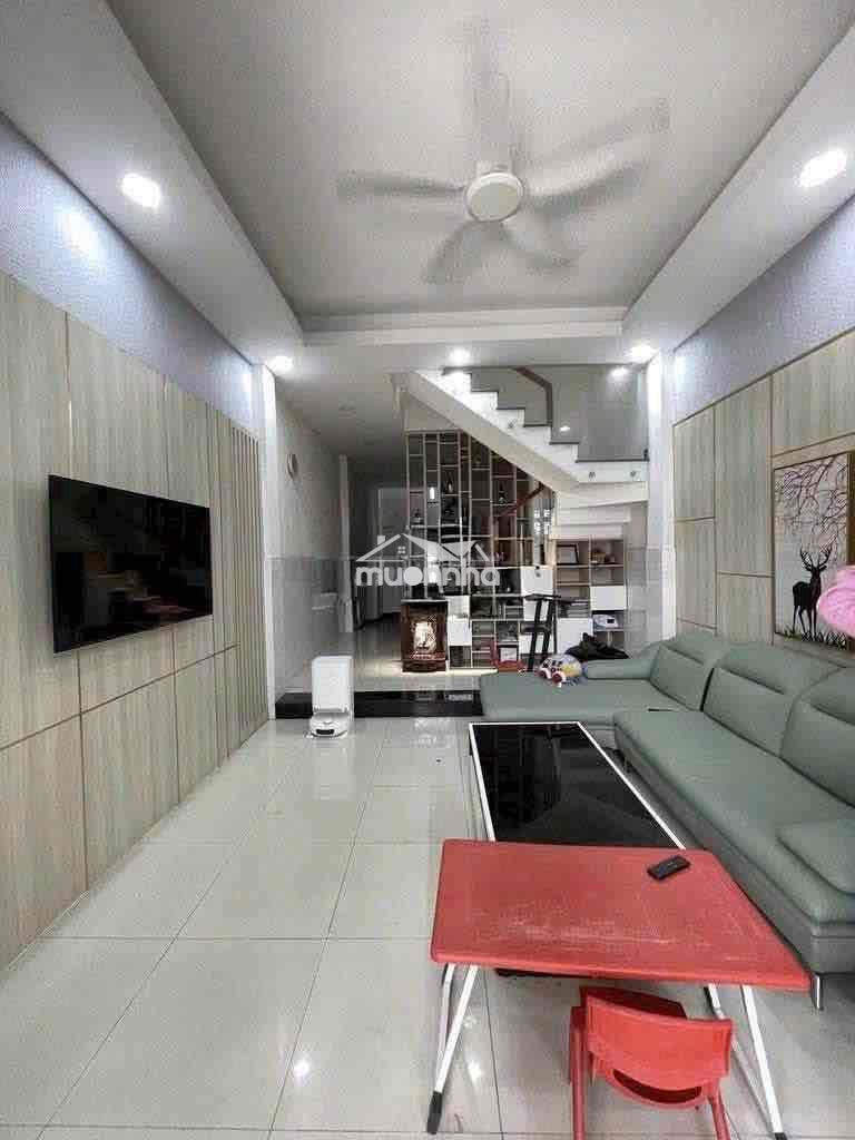Nhà đẹp full nội thất ngay lê văn việt - ngã 4 thủ đức - 2lầu 3pn