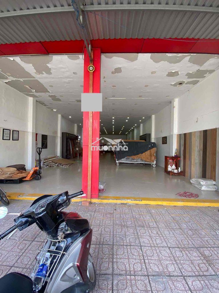 Cho thuê mặt bằng/ xưởng 400m2 - 3