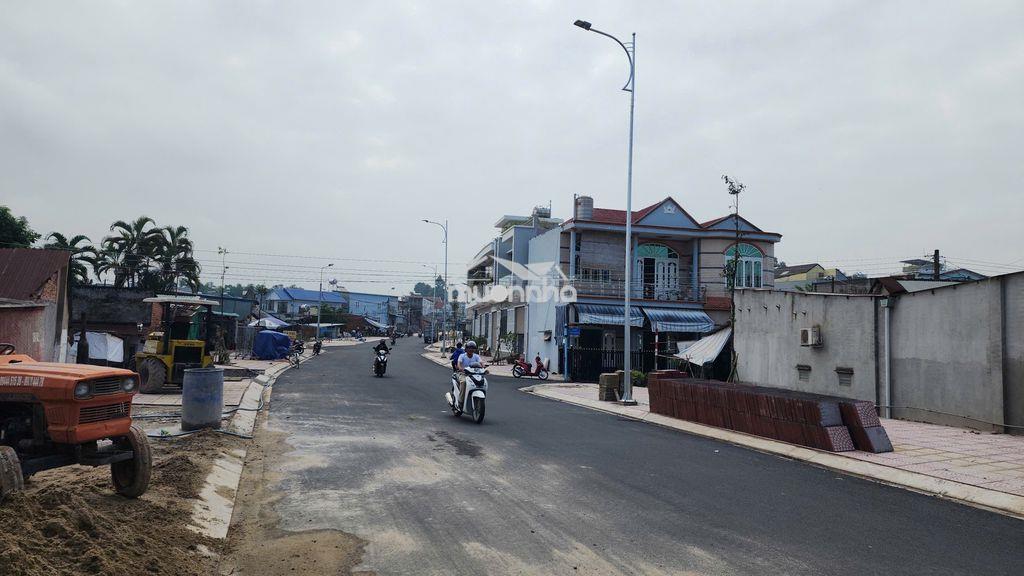 Cực hiếm! góc 3 mt nguyễn huệ, trung tâm p.trảng bom, ngay chợ, trường - 2