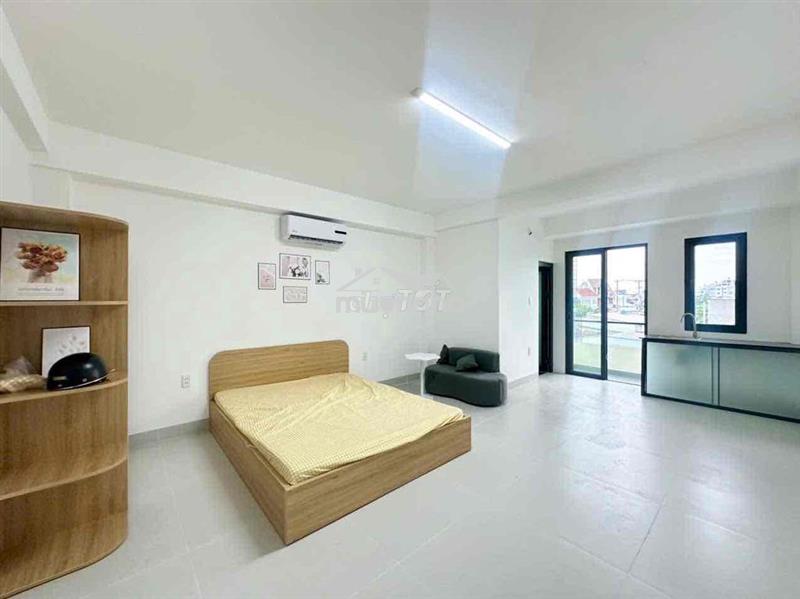 Studio ban công phòng rộng full nội thất nằm gần đh văn lang