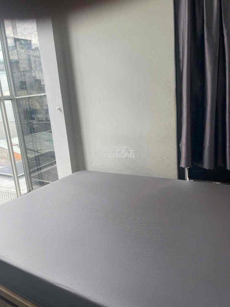 Cho thuê phòng trọ cửa sổ đón sáng thoáng mát ngay sát phố bùi viện - 3