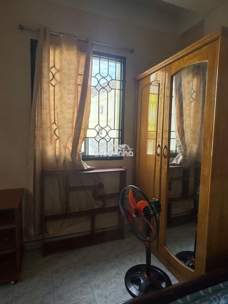 Cho thuê phòng 25m2 đường lê thị riêng quận 1 - 2