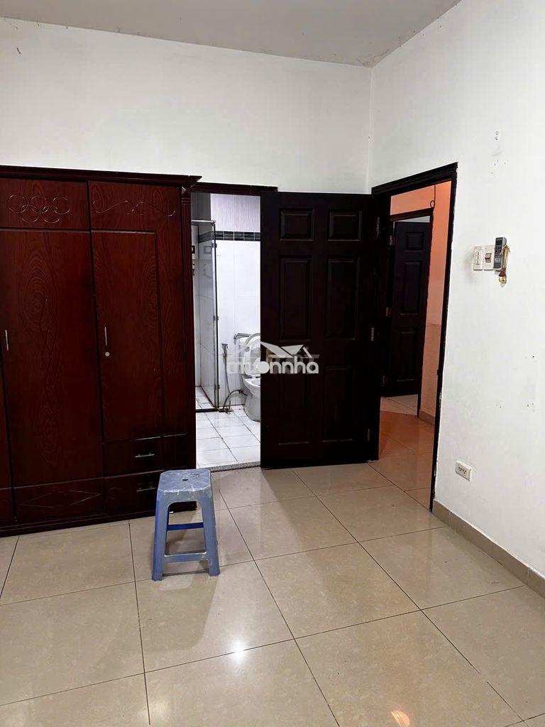 Cho thuê ở liền căn hộ chung cư saomreal 584 lũy bán bích 8tr5 2pn - 3