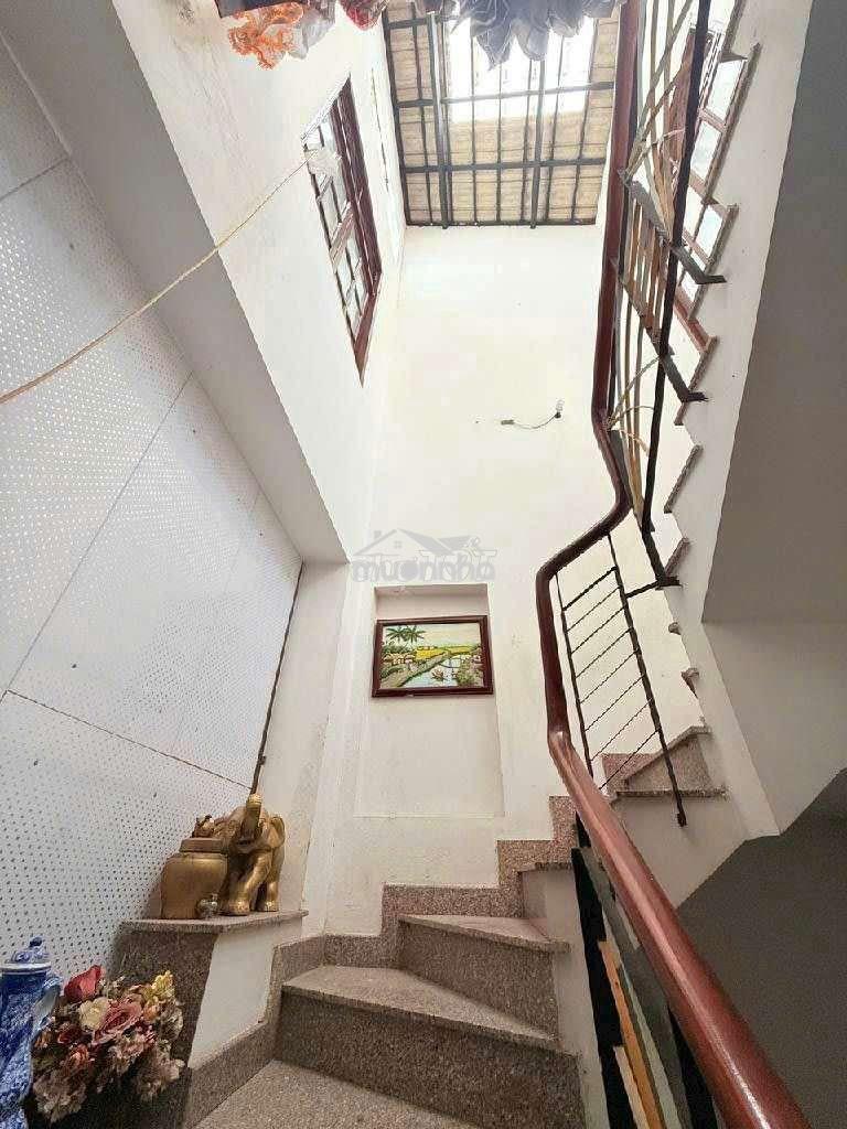 Nhà 8 x 13,5 (110m2) 3 tầng nhà cũ 1 đời chủ cần cải tạo. - 3