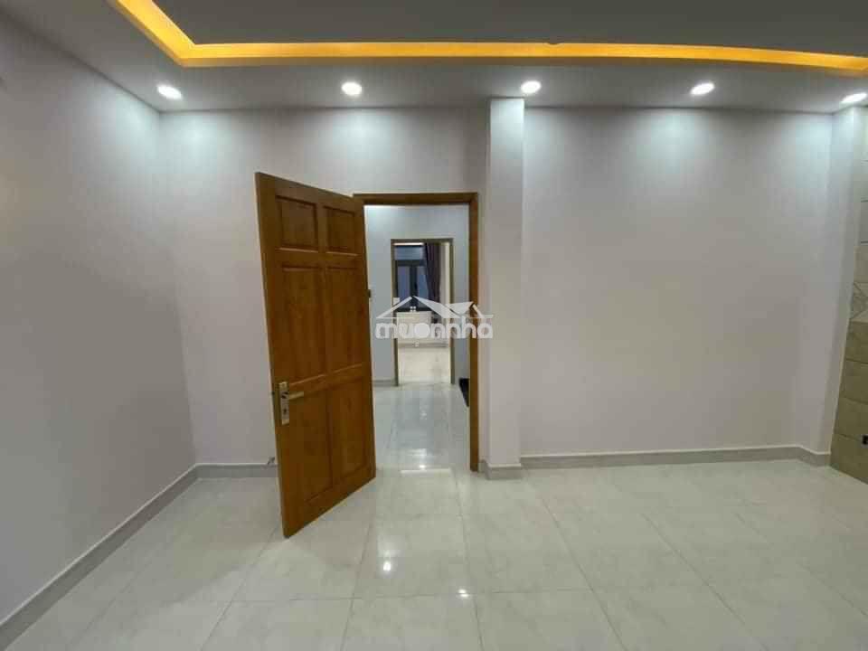 Nhà rộng ô tô đỗ cửa, gần công viên celadon. - 3