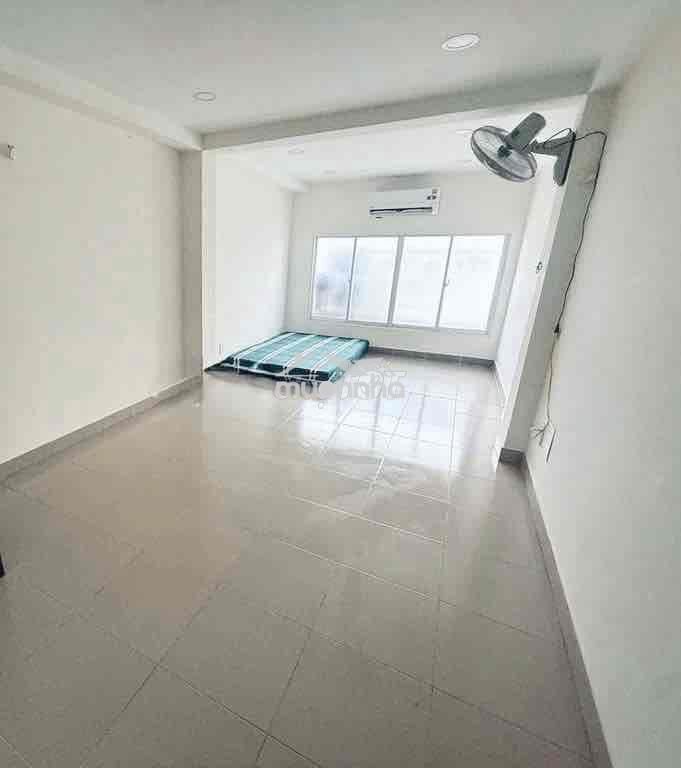 Nhà rộng mới, xe hơi đậu, 1 trệt 3 lầu, sân thg, 3p. ngủ ok 🫰🫰 - 2