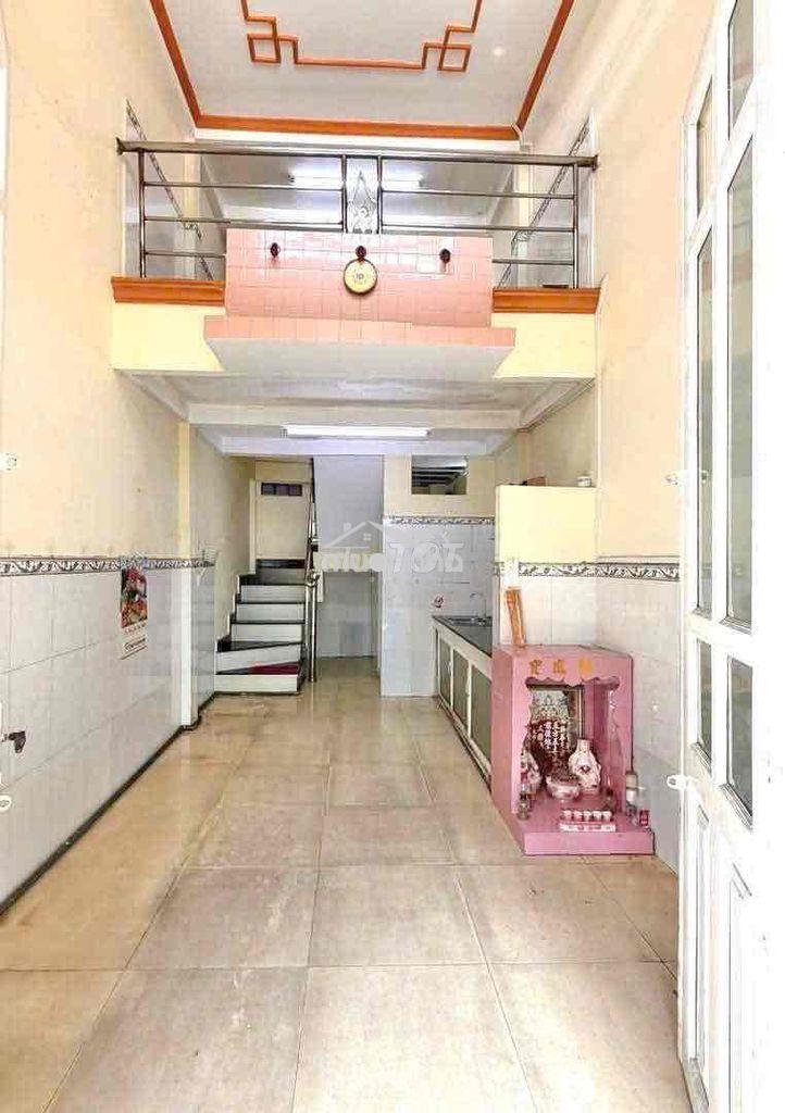 Nhà 3 phòng hẻm xe hơi văn thân