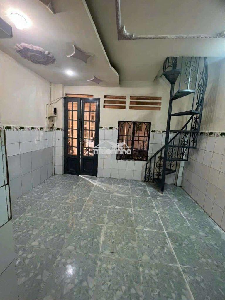 Cho thuê nhà đường hưng phú p9.q8 dt.3m5×8m } 1 lầu 1 phòng 1 toilet 