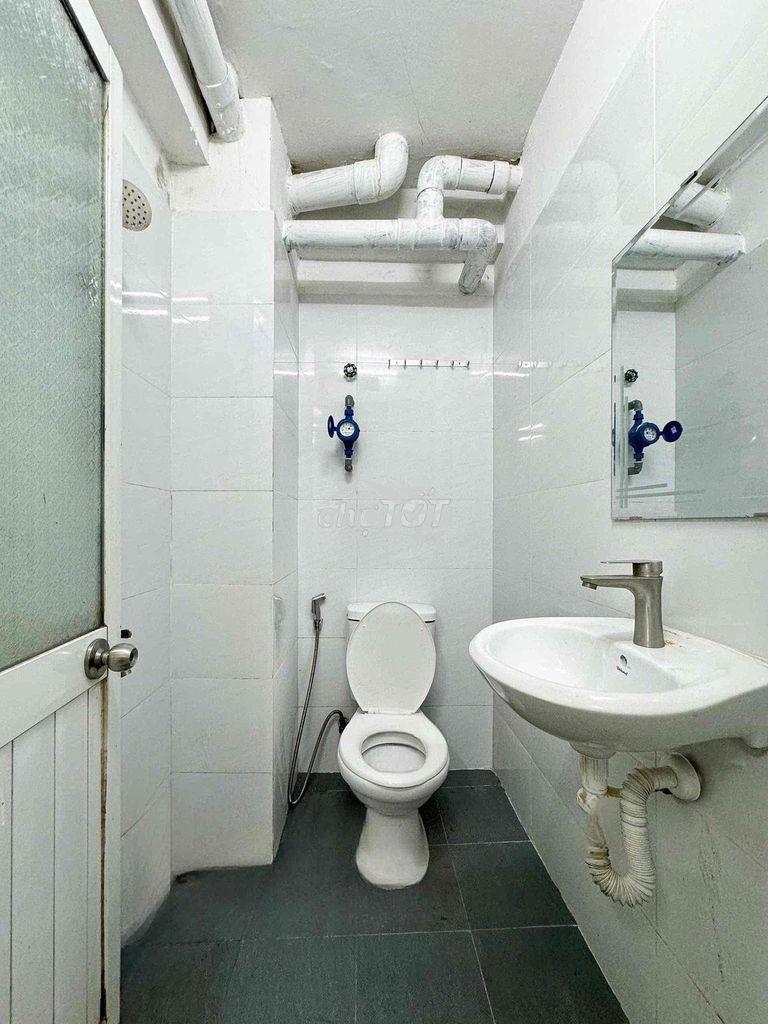 Phòng đẹp chính chủ , ngay đại học tđt , tài chính mkt , - 4