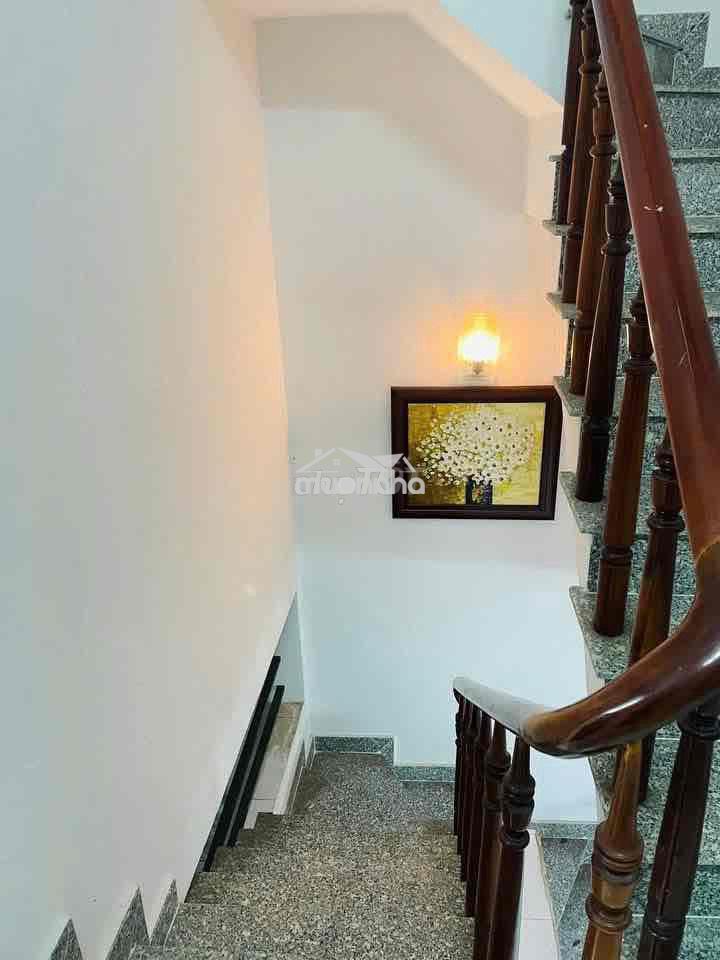Nhà rộng mới, xe hơi đậu, 1 trệt 3 lầu, sân thg, 3p. ngủ ok 🫰🫰 - 3