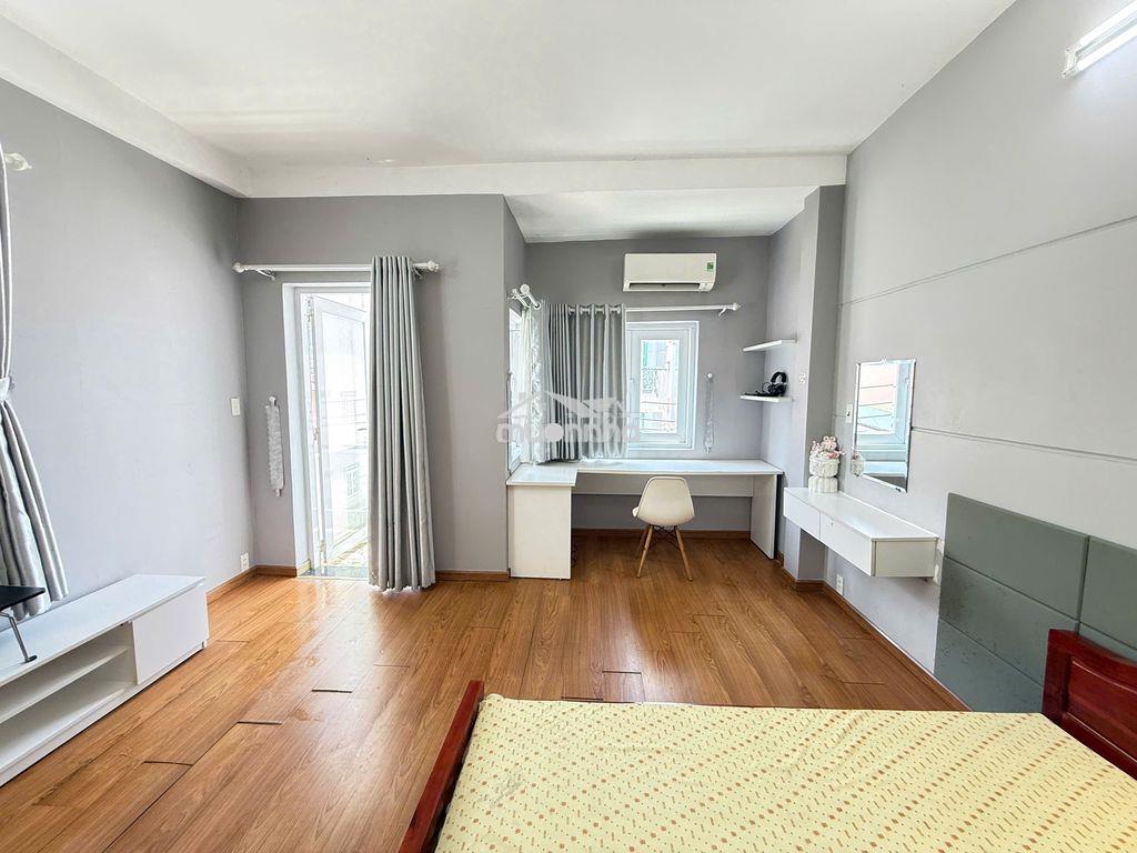 Phòng quận 7, ban công , cửa sổ trời , nội thất đẹp - giá 3.8tr. - 3