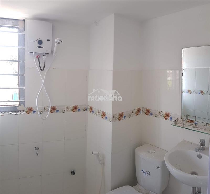 Phòng máy lạnh nước nóng 20m2 kcx tân thuận quận 7