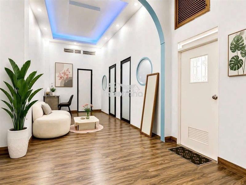 2 phòng ngủ nội thất cao cấp + phòng khách siêu rộng + ngay tầng trệt