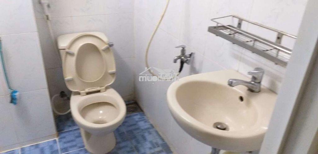 Cho thuê phòng trọ 15m2 đường trường sa phường nhiêu lộc tphcm  - 2