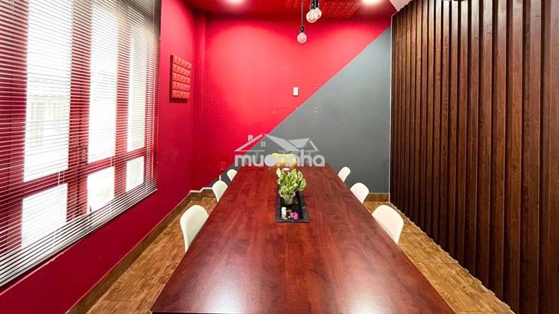 Cho thuê nhà nguyên căn làm vp 300m2 trung tâm, hẻm xe hơi, có studio