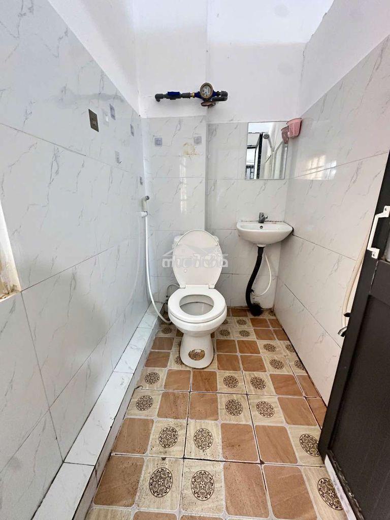 Phòng  có máy lạnh giờ tự do gần ngã tư hậu giang nguyễn văn luông - 3