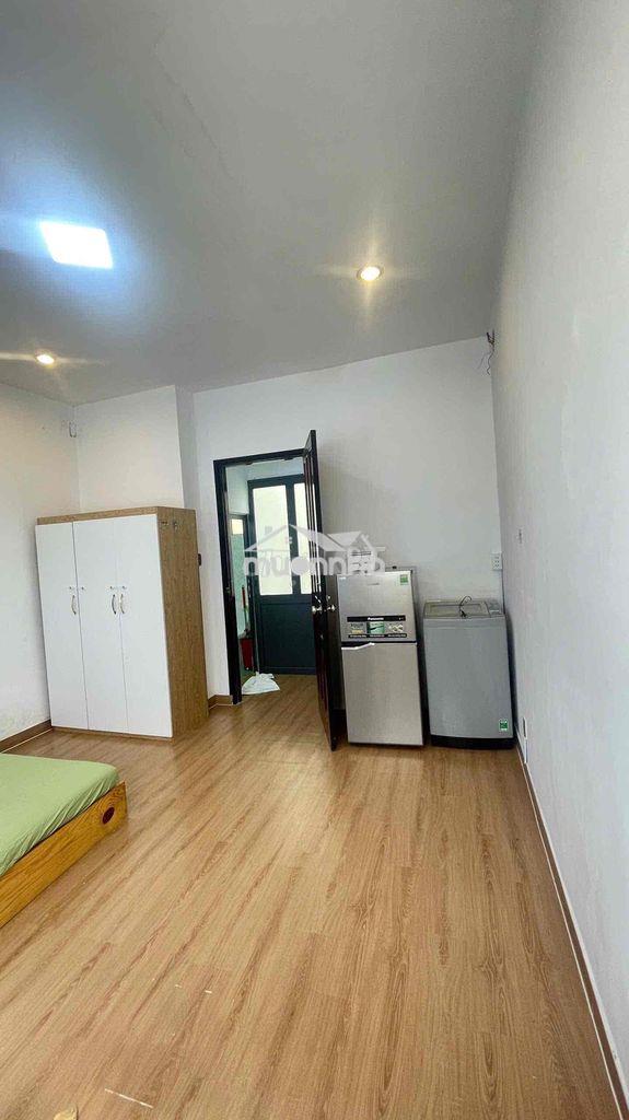 Studio cửa sổ máy giặt riêng ngay nguyễn công hoan - 3