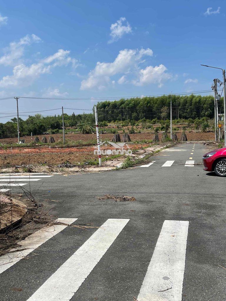 Kẹt tiền cần sang gấp lô góc 2 mặt tiền đường nhựa 8m - giá rẻ ngay kc