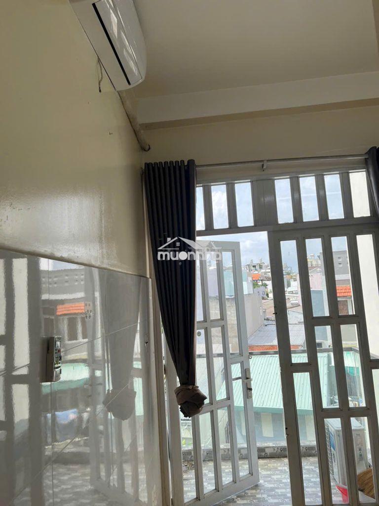 Phòng cho thuê toilet riêng - có máy lạnh  - lối đi riêng