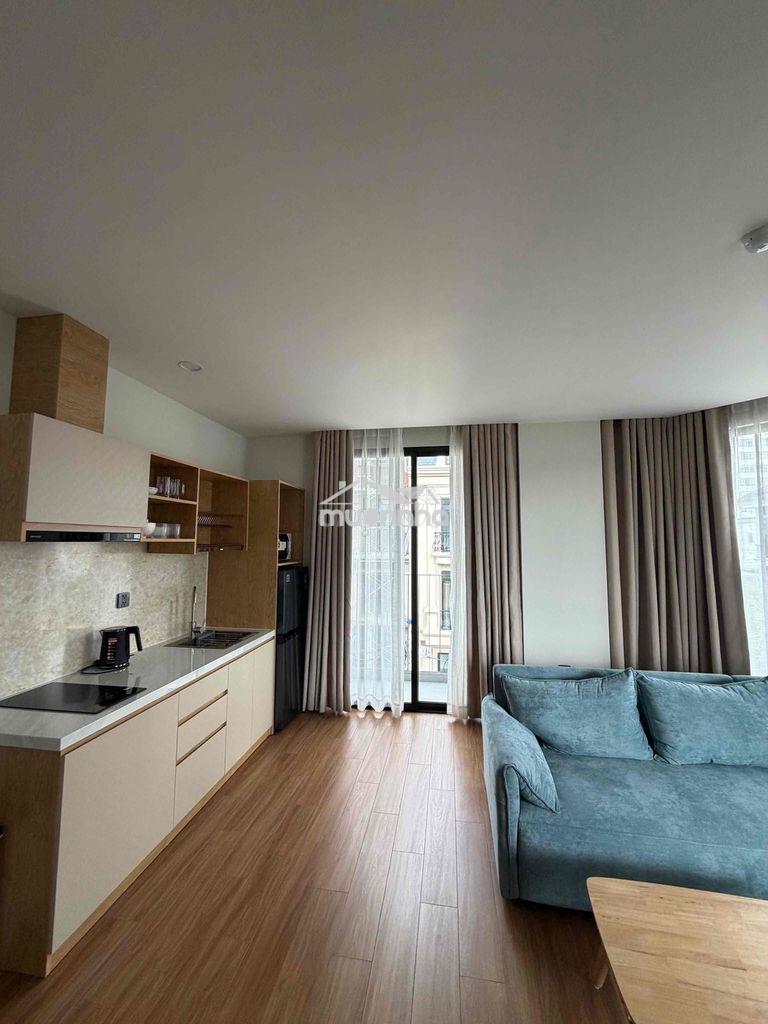 Căn hộ rộng 50m2 ban công to trãi dài ở phố phan đăng lưu gần hoang sa - 4