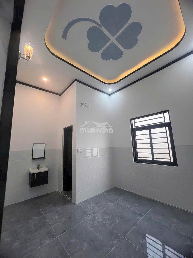 Về quê bán lại căn nhà cấp 4 mới xây ở rất kiên cố, đường 6m - 4