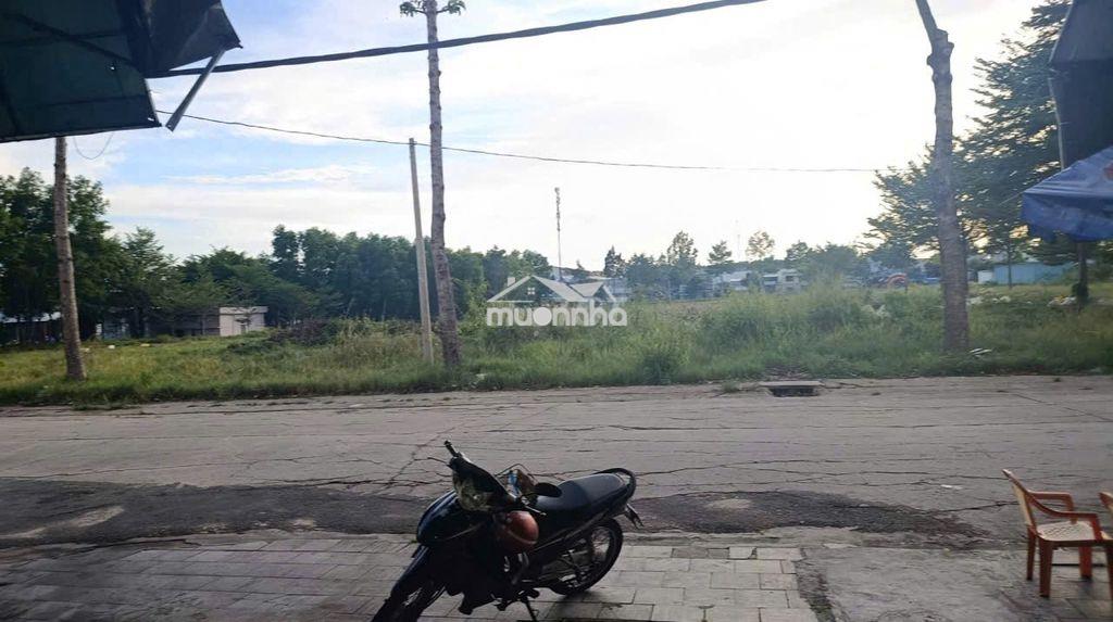 (8691) shophouse becamex mỹ phước 1.  giá thuê: 3,5 triệu - 4