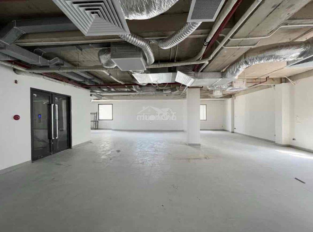 Cho thuê toà nhà văn phòng dtsd 800m2 sàn ngay mặt tiền đường cmt8 q3 - 2